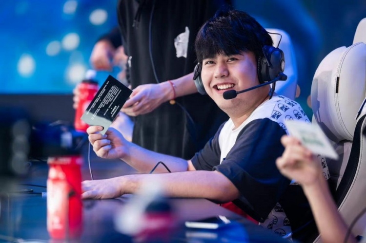 育界树立了 育界树立了